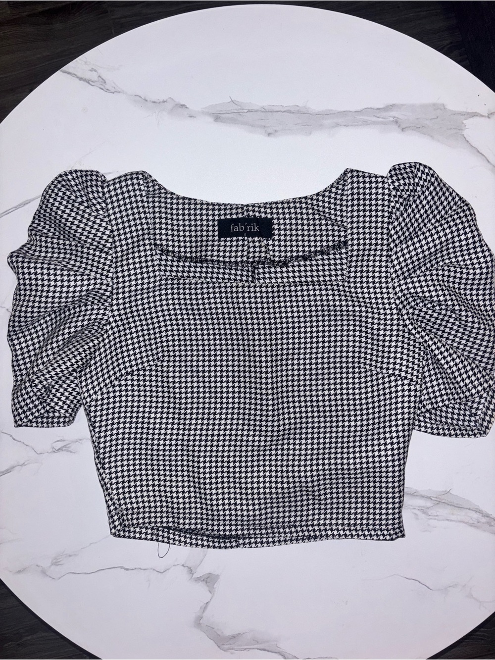 fab'rik Black & White Houndstooth Puff Sleeve Crop Top